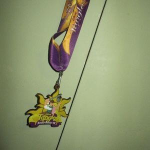 DISNEY WDW 2012 TANGLED  ROYAL FAMILY 5K METAL MAR